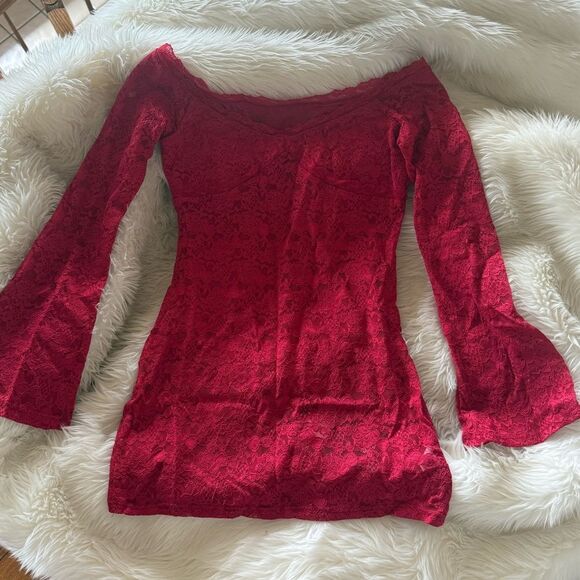 Red Lace Off-Shoulder Dress - Picture 4 of 6
